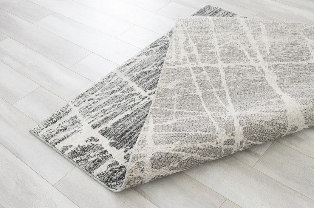 Silver/Ash Gray Thunder Pattern Fashion Rug (5 x 7 feet)